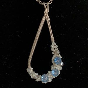 Pearl & blue gem drop style pendant necklace